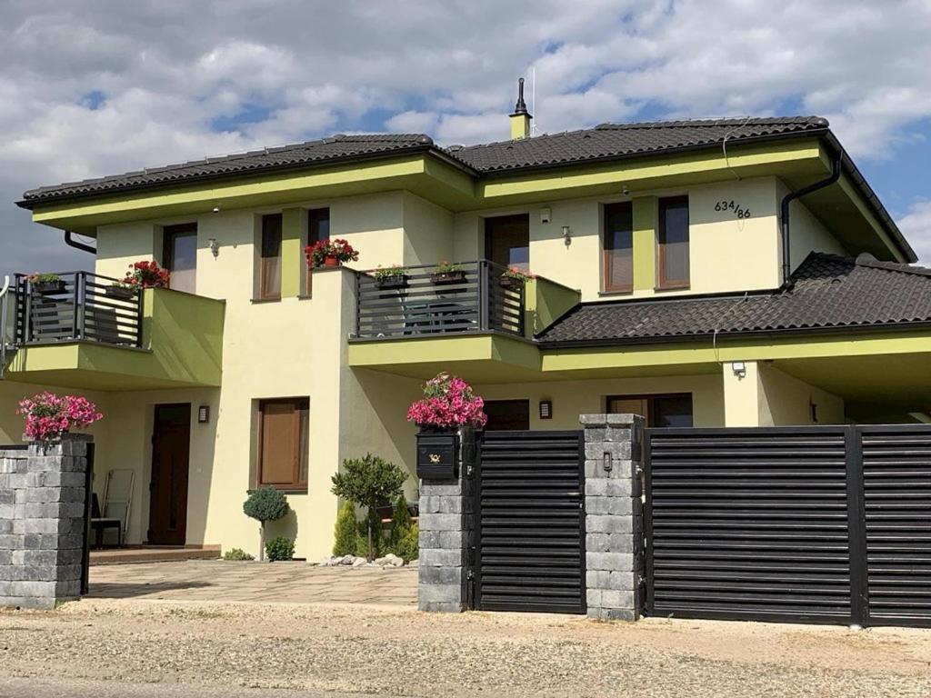 Apartmany Zeleny Dom โปดไฮสกา ภายนอก รูปภาพ